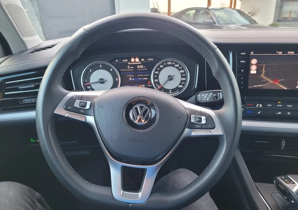 Volkswagen Touareg cena 169986 przebieg: 129900, rok produkcji 2019 z Warszawa małe 436